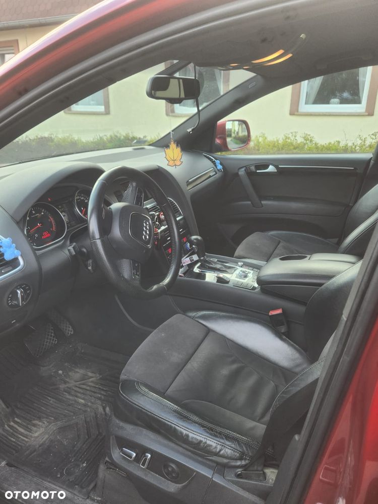 Audi Q7 2010 photo 4