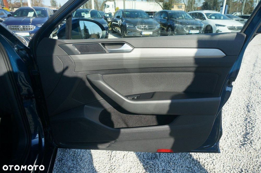 Volkswagen Passat Variant 2.0 TDI EVO Essence - 26