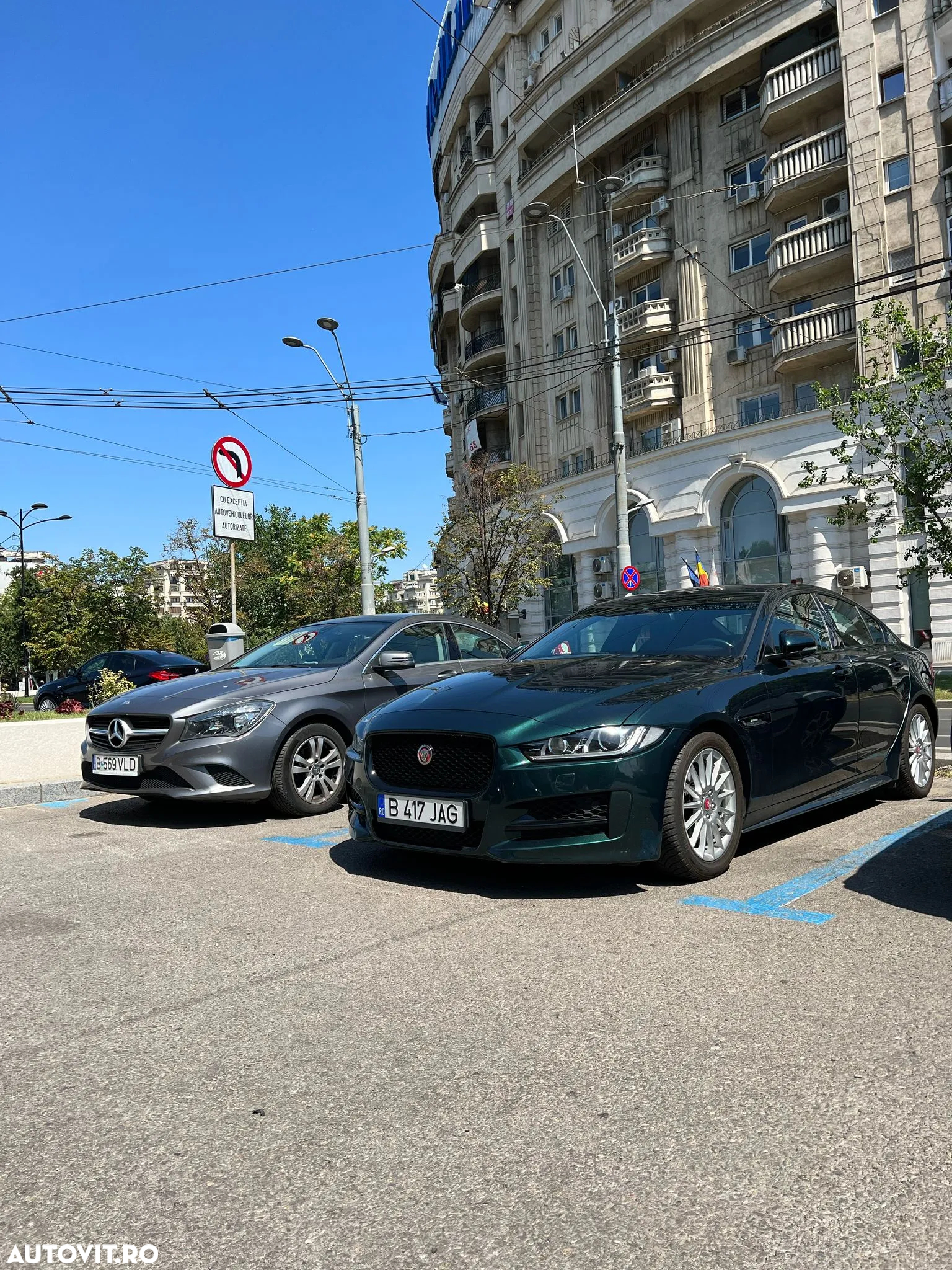 Jaguar XE 2.0 R-Sport - 3
