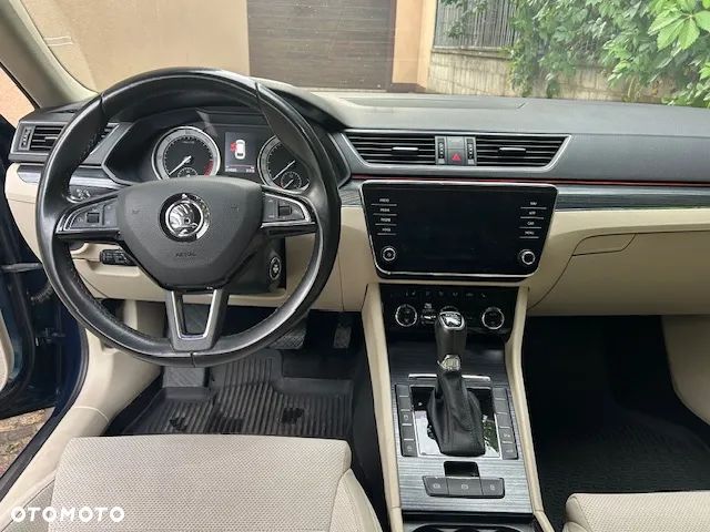 Skoda Superb 2.0 TDI SCR Style DSG - 9