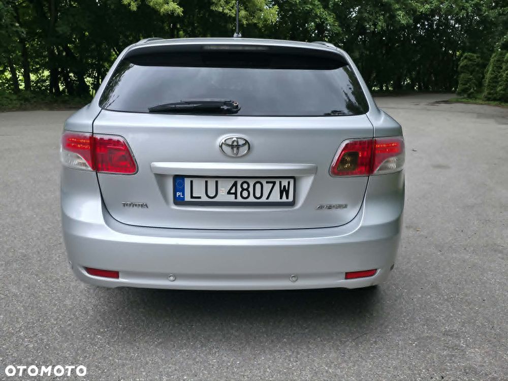 Toyota Avensis 1.8 Premium EU5 - 16