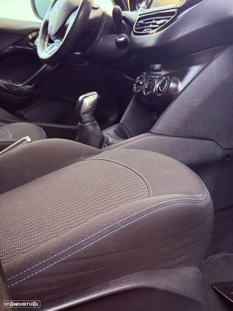 Peugeot 208 - 21