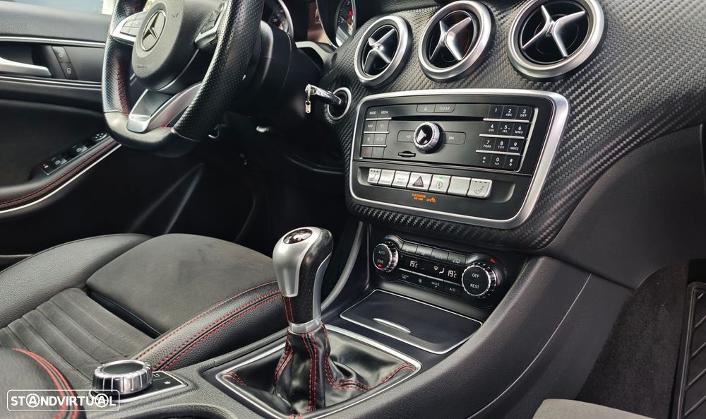 Mercedes-Benz A 180 d AMG Line - 15