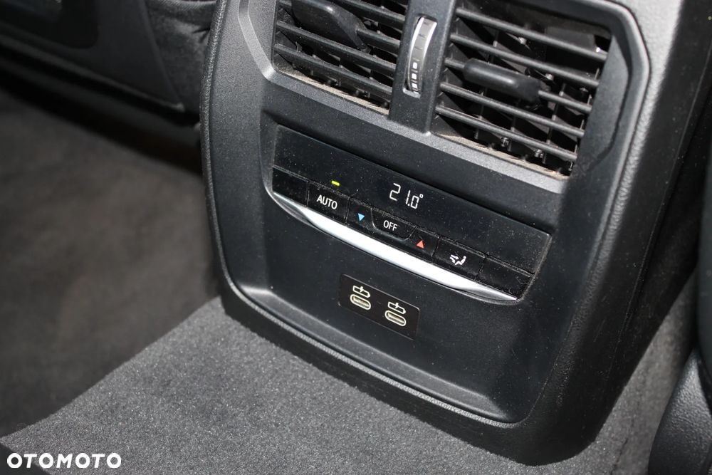 BMW Seria 3 318d Sport Line - 15