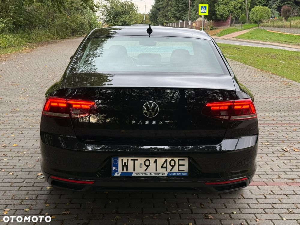 Volkswagen Passat - 4