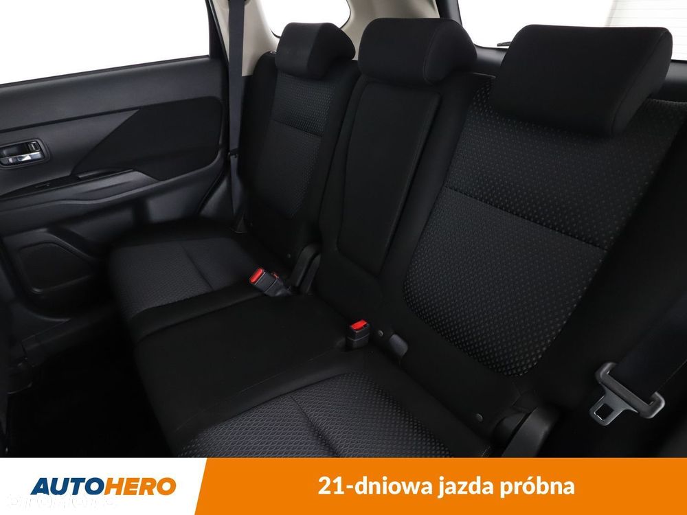 Mitsubishi Outlander - 15