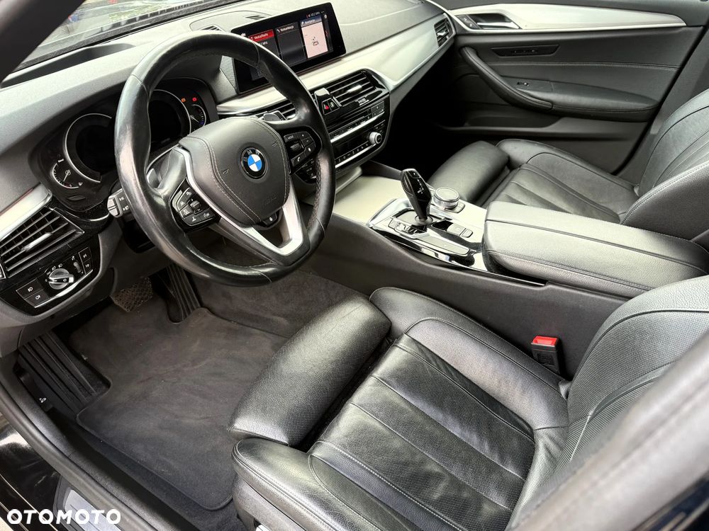 BMW Seria 5 530d xDrive Sport Line sport - 18