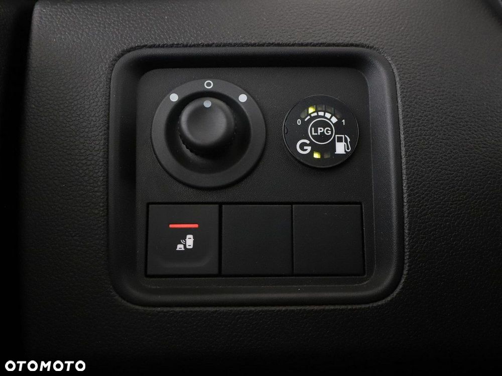 Dacia Duster TCe 100 2WD Celebration - 31