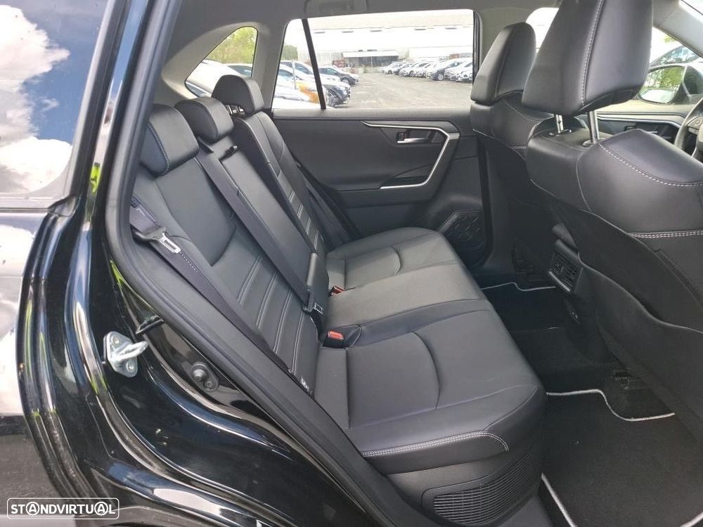 Toyota RAV4 2.5 HDF Comfort - 25