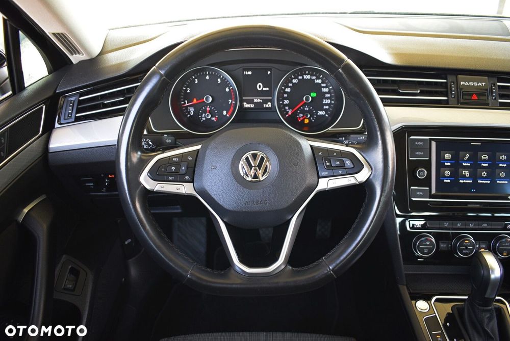Volkswagen Passat - 18