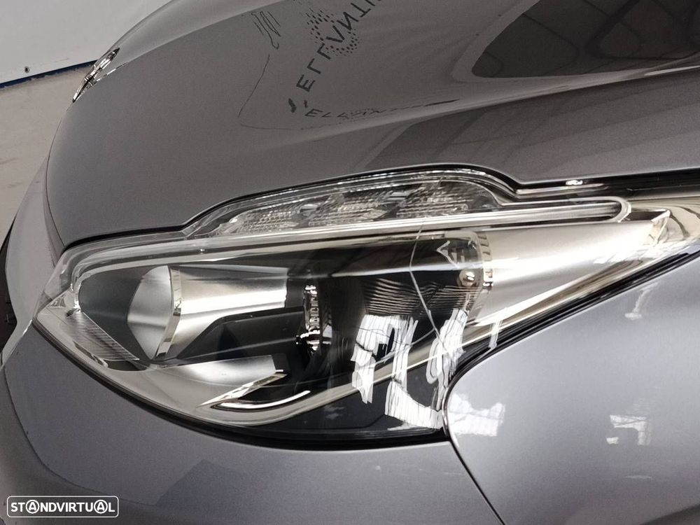 Peugeot 208 1.5 BlueHDi Signature - 25