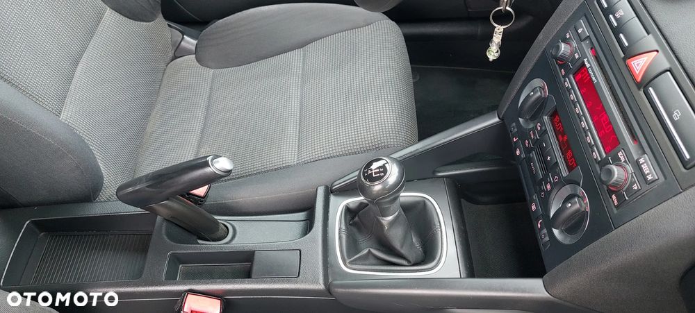 Audi A3 1.6 Ambiente - 29