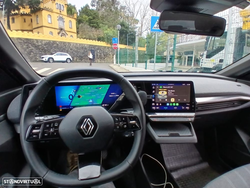 Renault Mégane E-Tech - 13