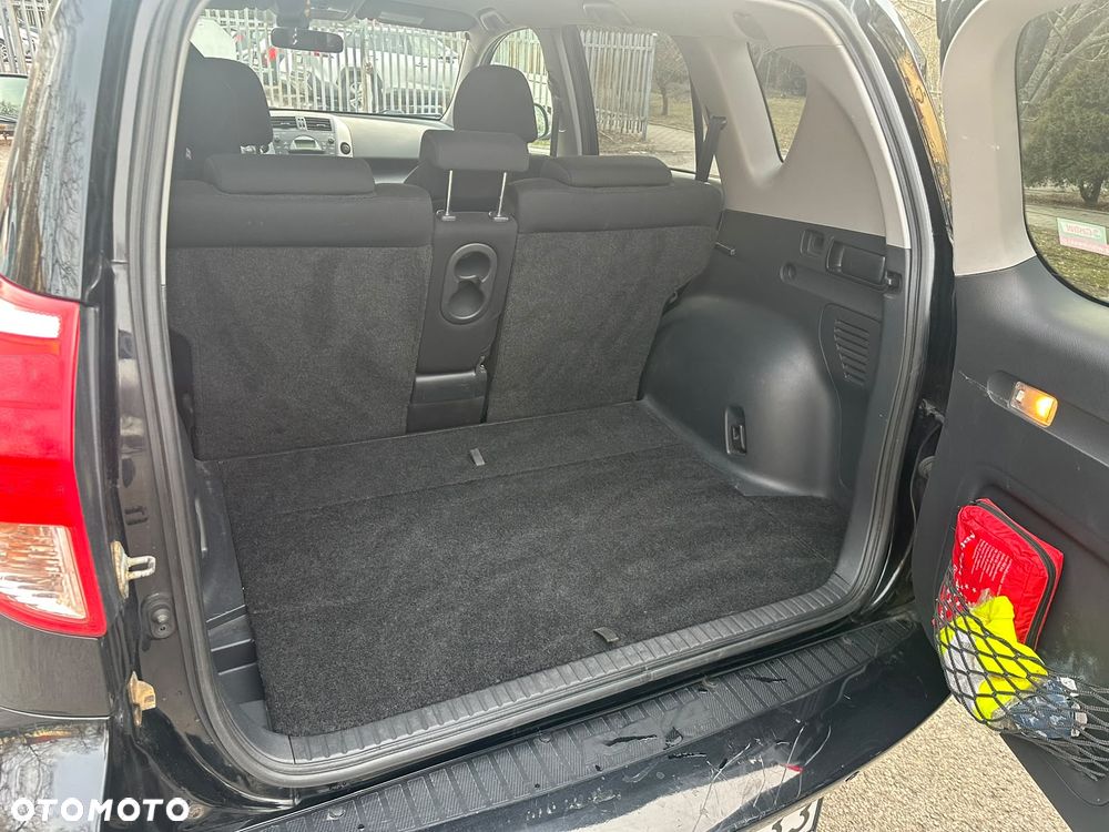 Toyota RAV4 - 10