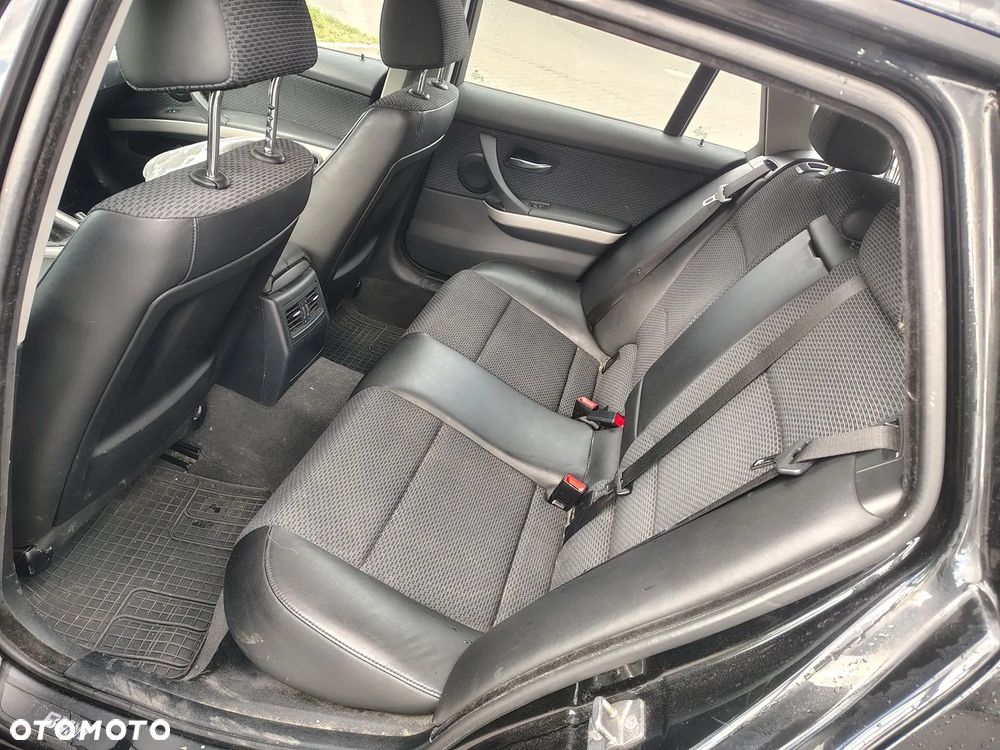 BMW Seria 3 318i - 8