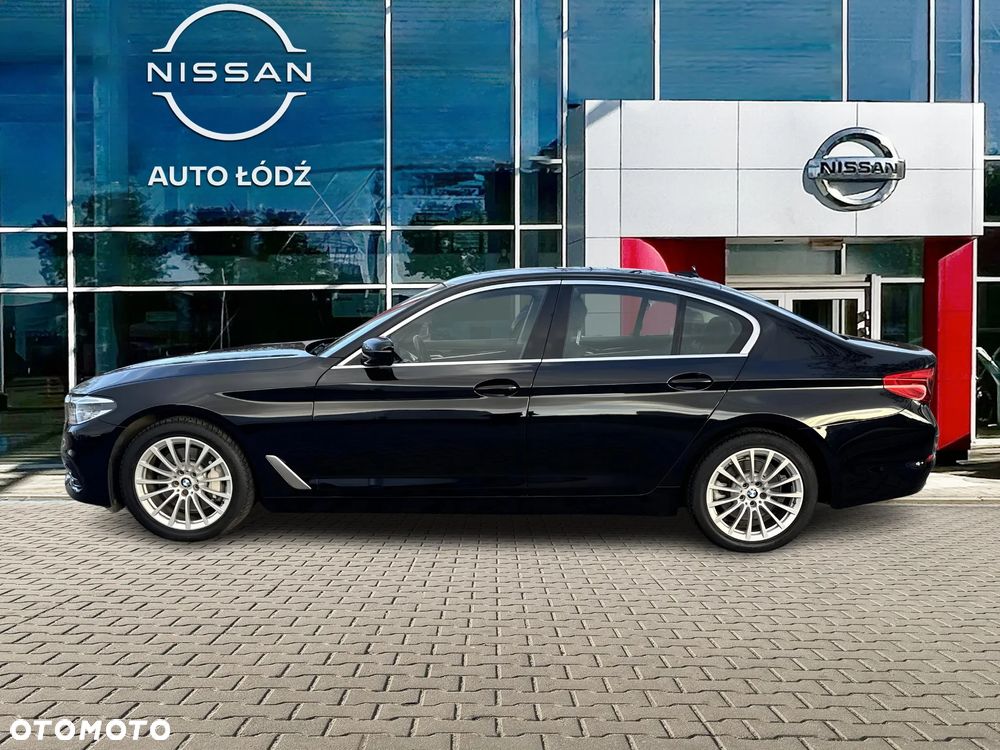 BMW Seria 5 530i GPF xDrive Sport Line sport - 2