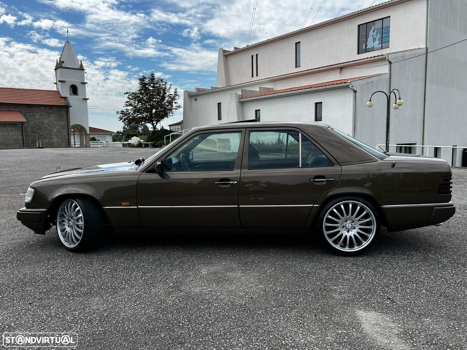 Mercedes-Benz 300 TD - 11