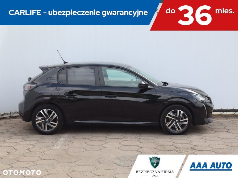 Peugeot 208 - 8