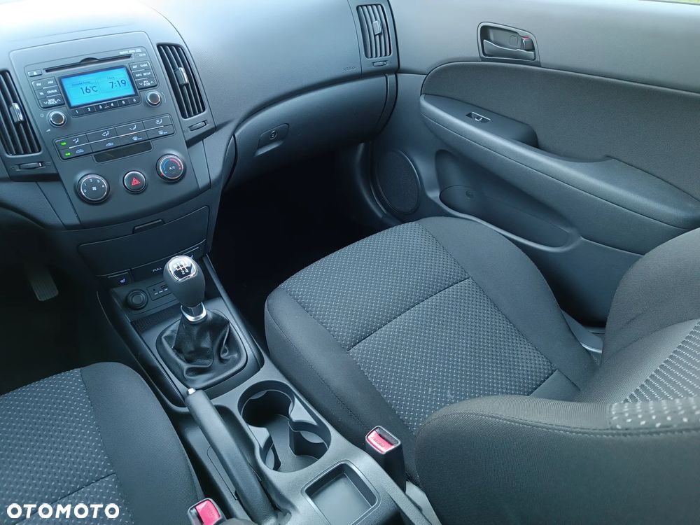 Hyundai i30 1.4 Edition 20 - 26