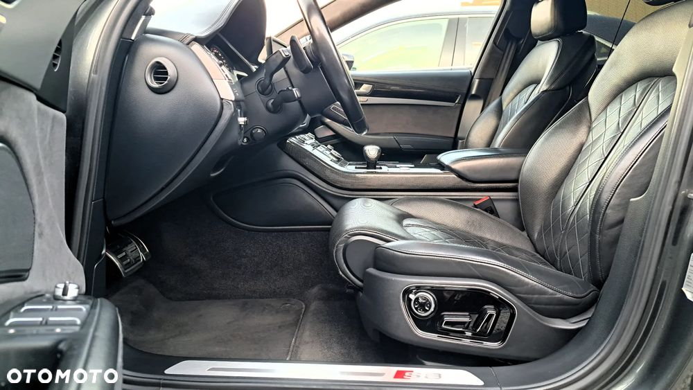 Audi S8 - 5