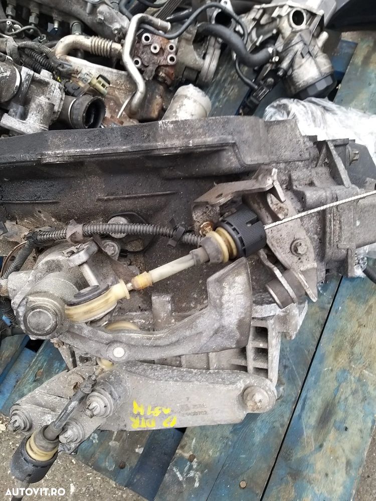 Cutie De Viteze cod: 55561599 pentru Opel Zafira B 1.7 DTR din 2010 - 2