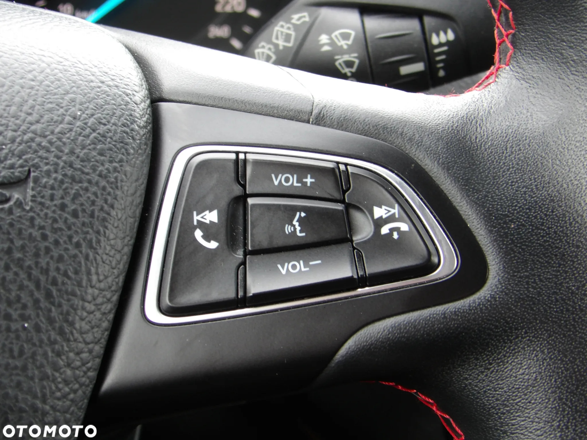 Ford Kuga 1.5 EcoBoost FWD ST-Line ASS - 25