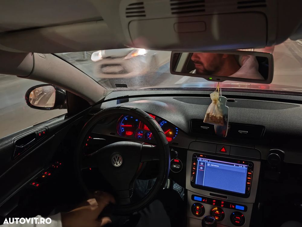 Volkswagen Passat Variant 2.0 TDI Individual - 20