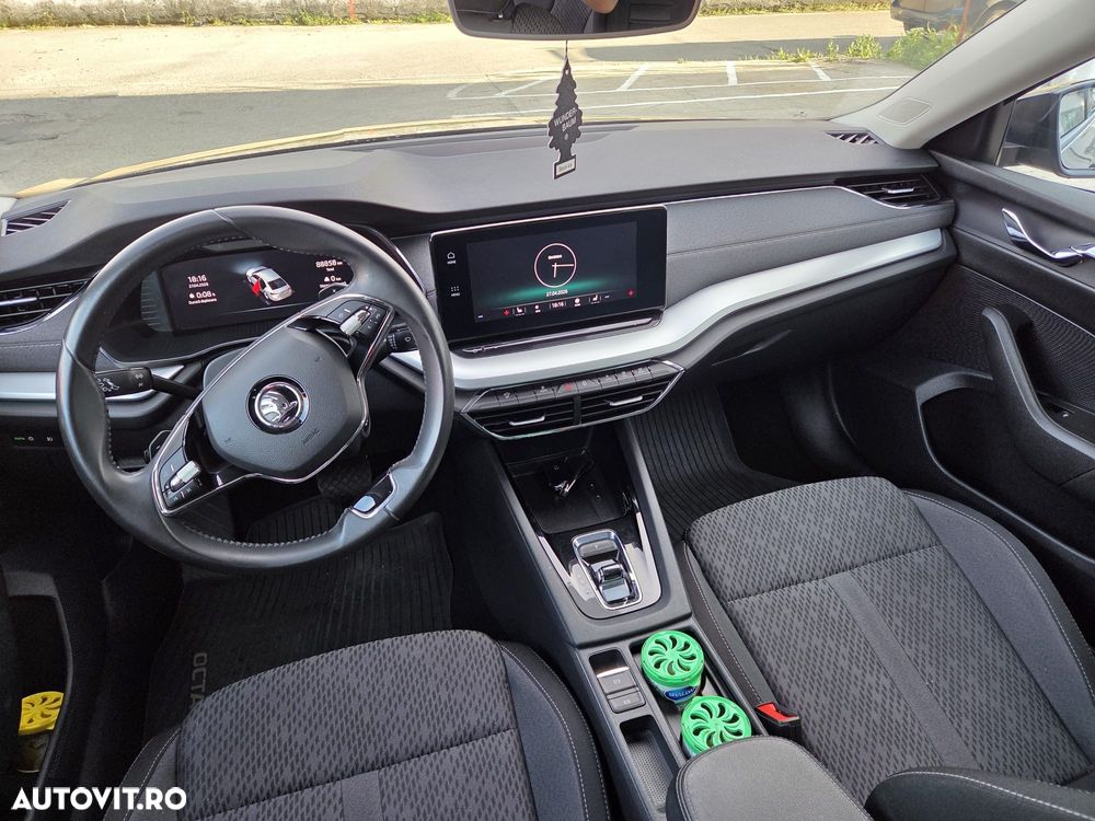 Skoda Octavia 2.0 TDI DSG Style - 21