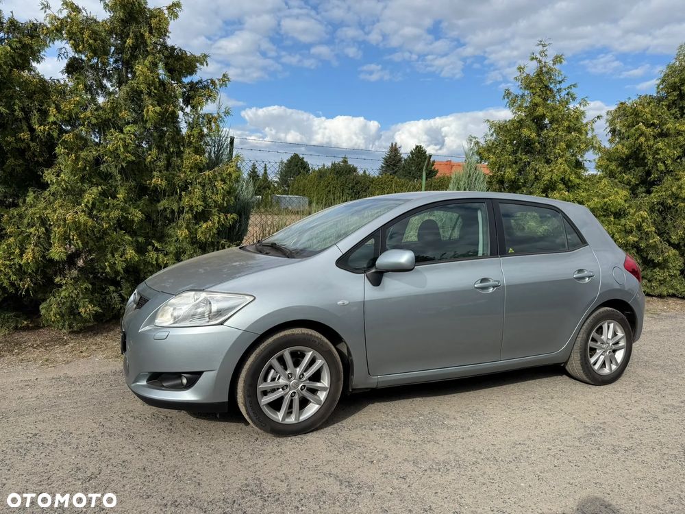 Toyota Auris 1.4 D-4D Luna - 2