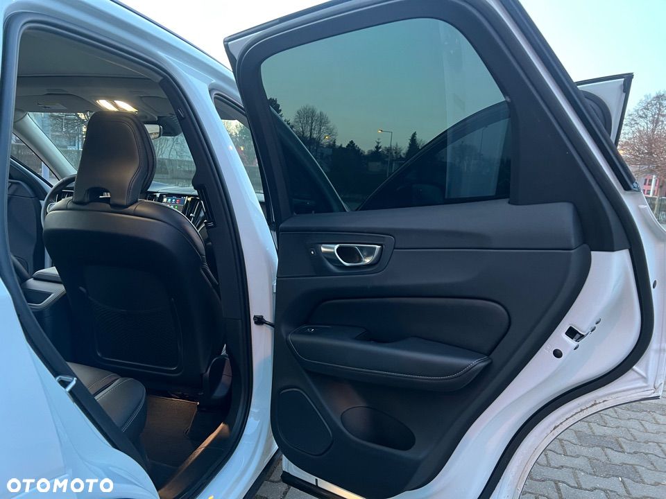 Volvo XC 60 T8 AWD Recharge Ultimate Dark - 14