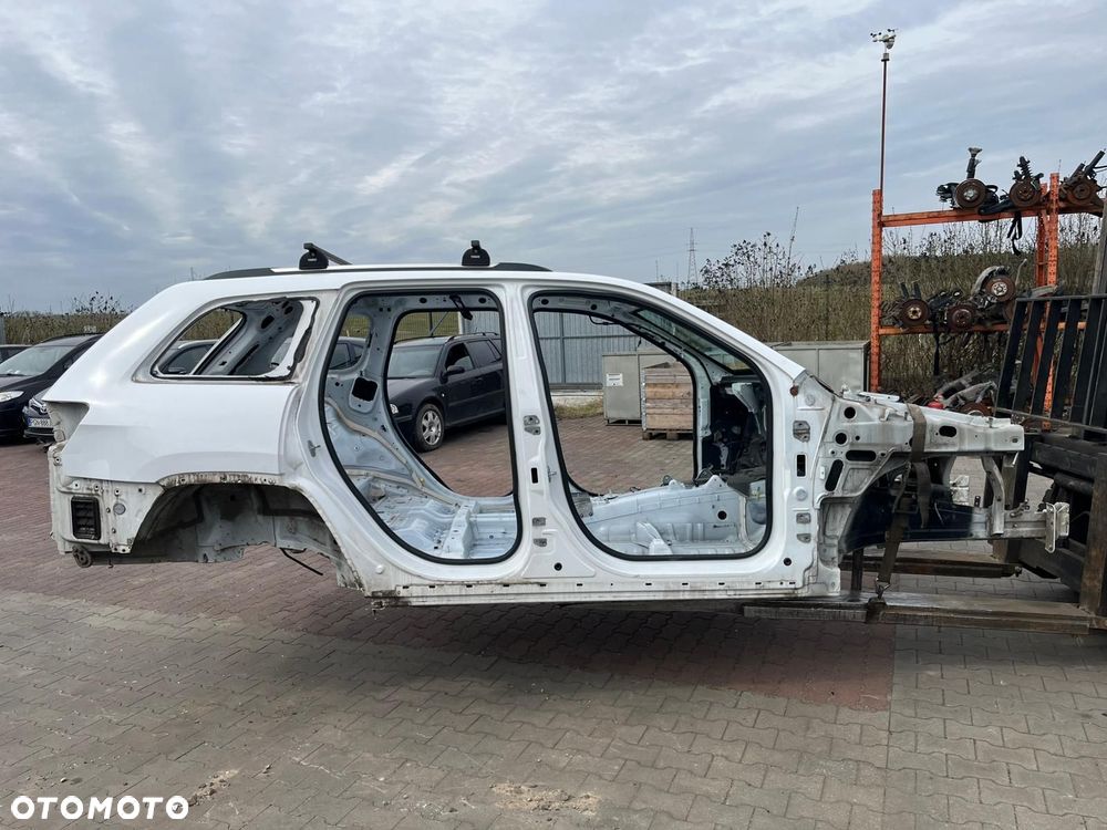 BŁOTNIK TYŁ PRAWY ĆWIARTKA JEEP GRAND CHEROKEE WK2 IV - 2