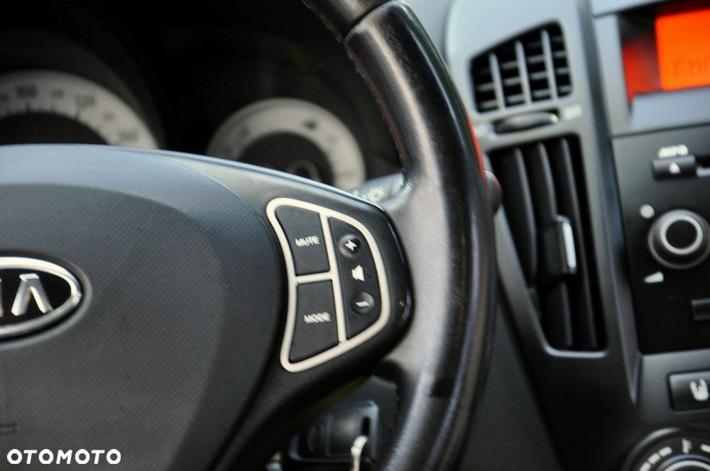 Kia Ceed 1.4 CVVT SW EX - 10