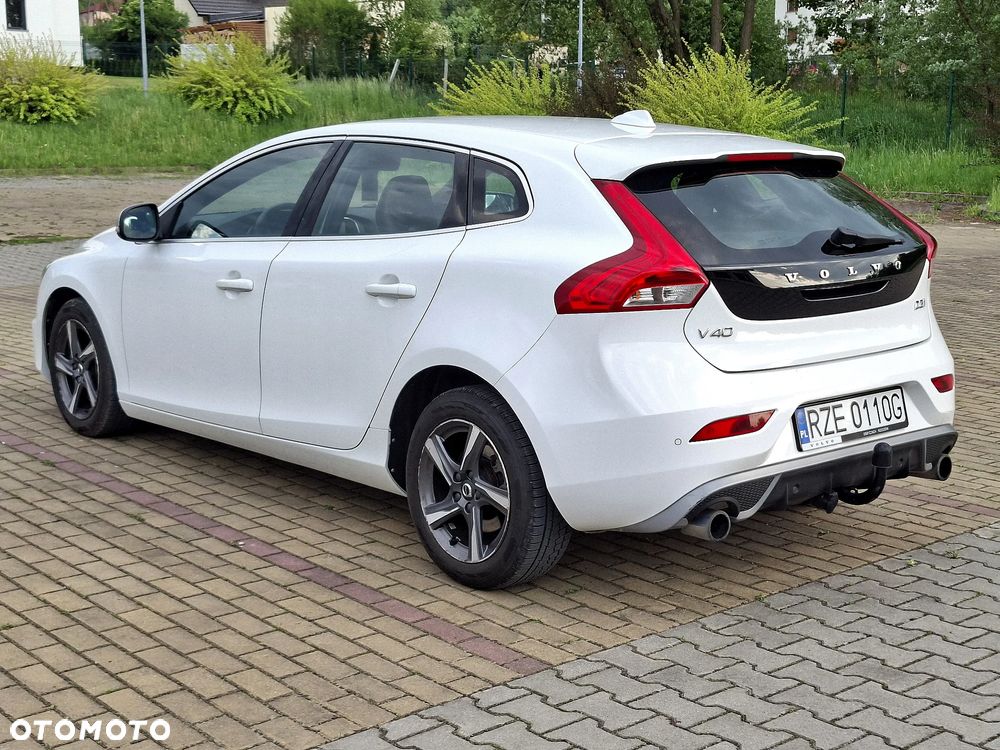 Volvo V40 D3 R-Design Momentum - 6