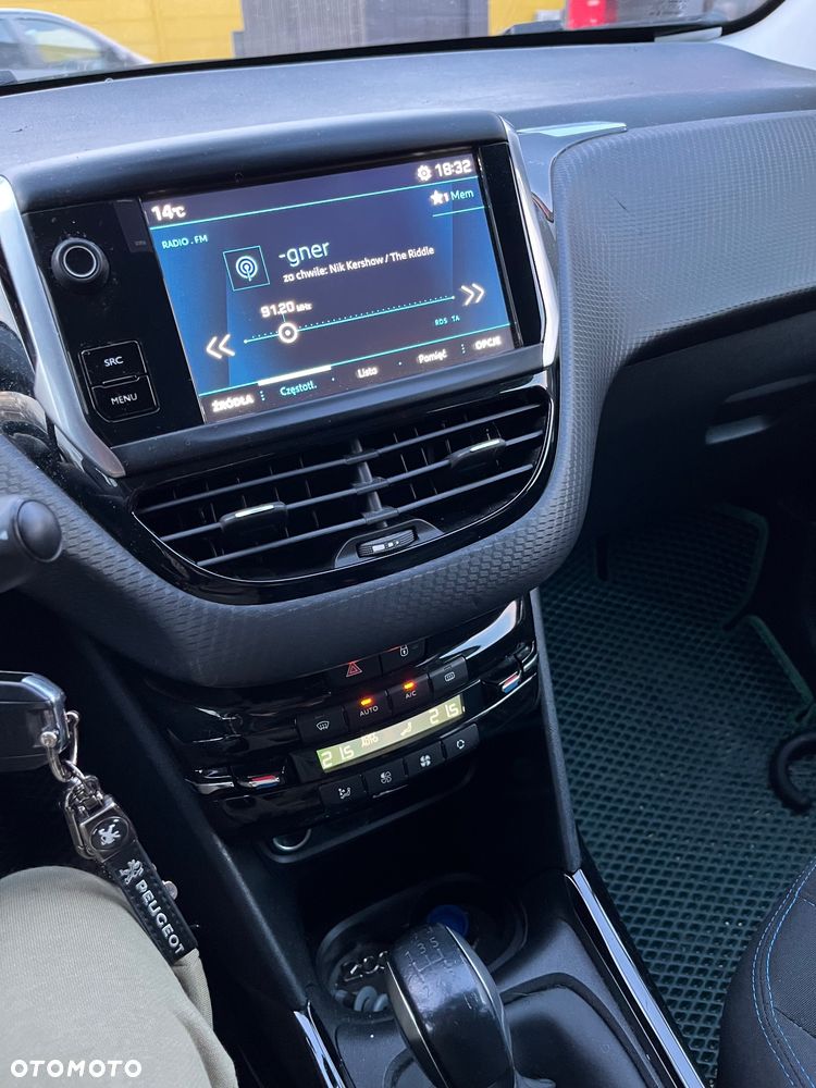 Peugeot 2008 PureTech 82 Signature - 7