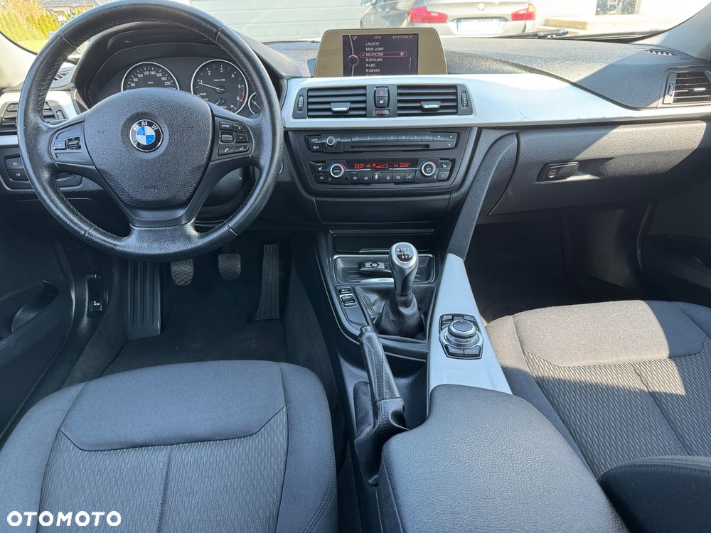 BMW Seria 3 318d DPF - 22