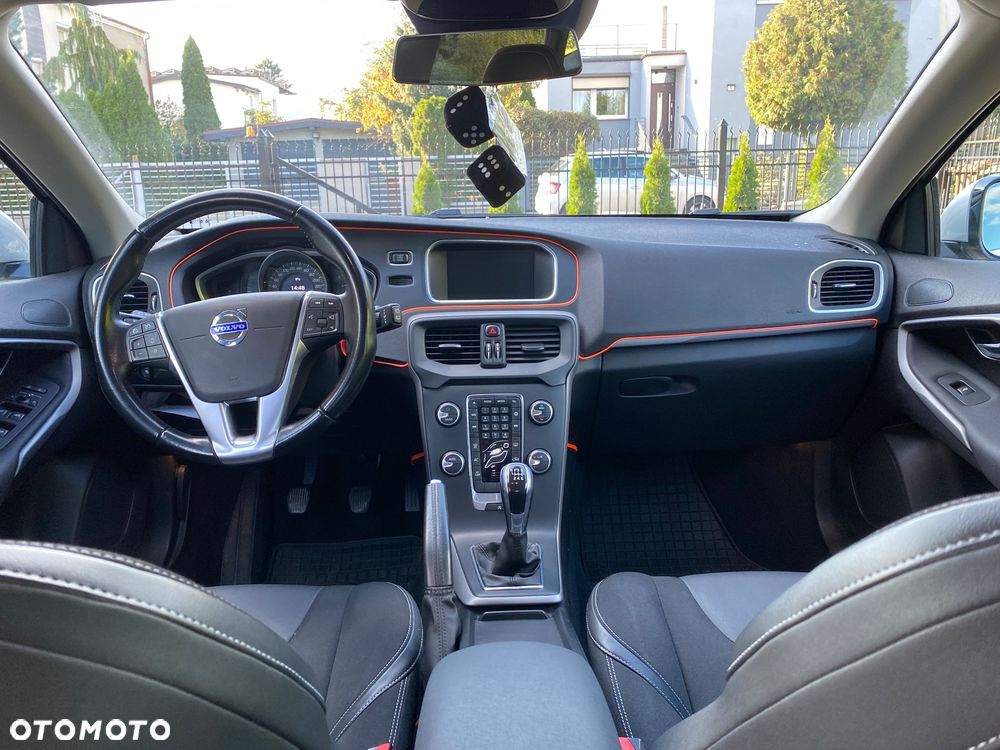 Volvo V40 D2 Kinetic - 9