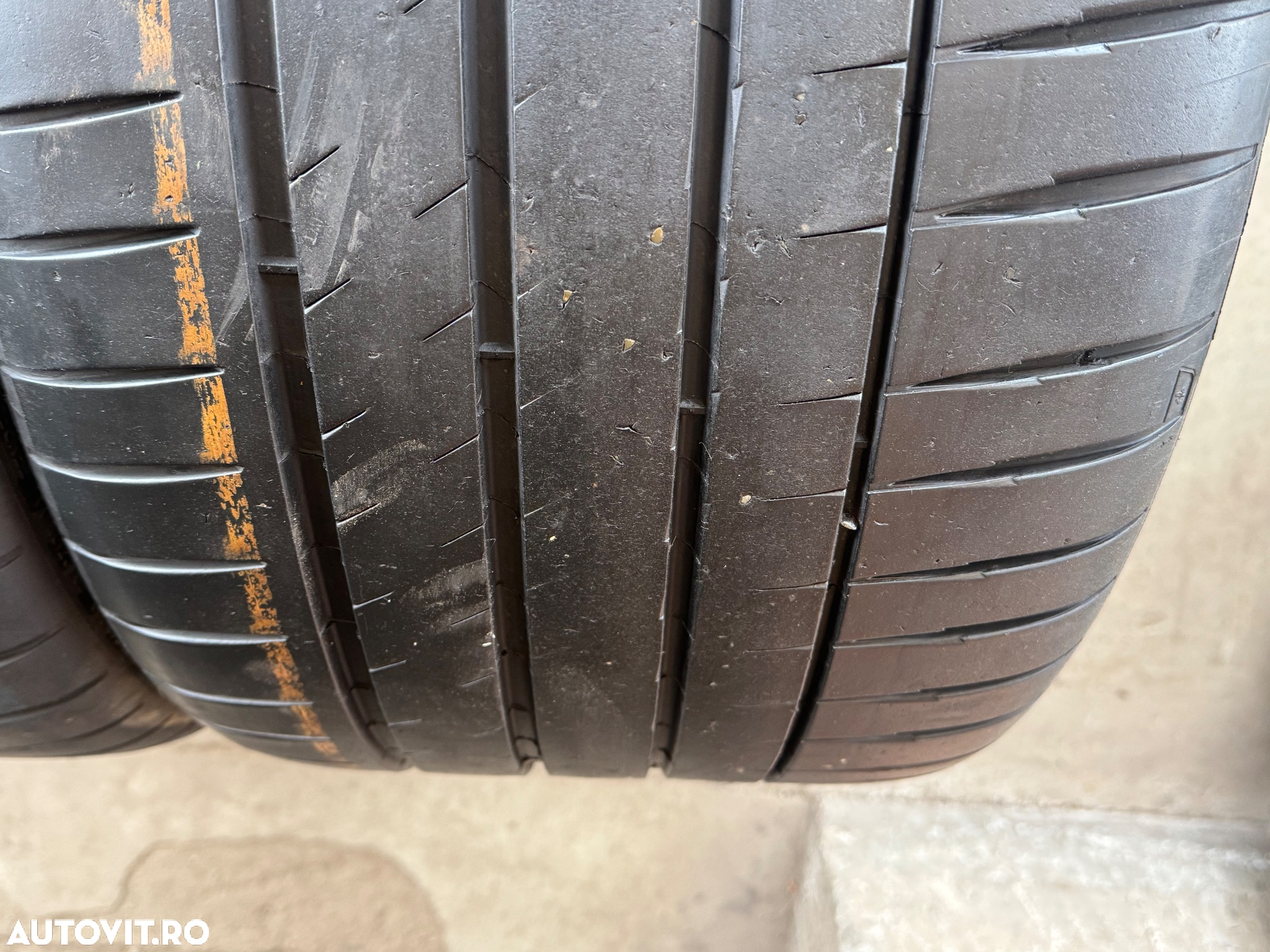Vând 2 anvelope 295/30/21 Michelin de vară ca noi - 2