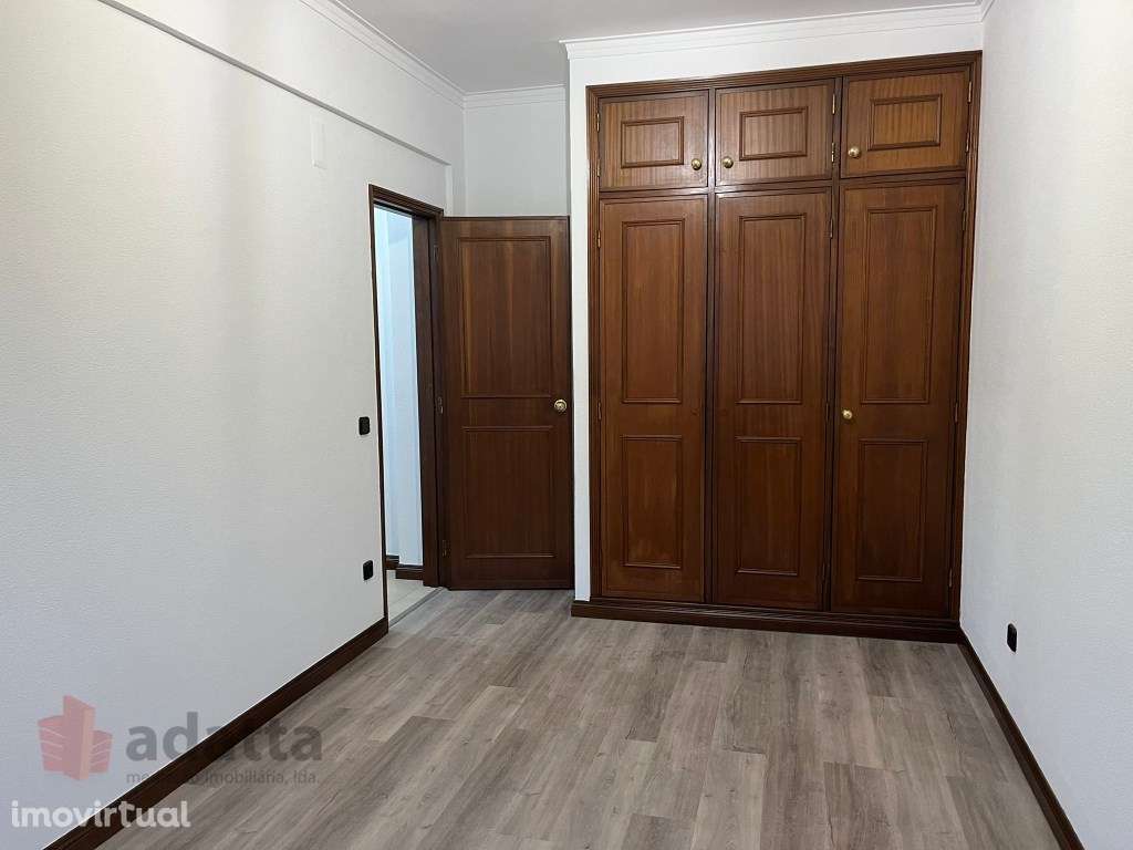 Apartamento T1, Remodelado, Celas, Perto do Hospital. - Grande imagem: 4/11