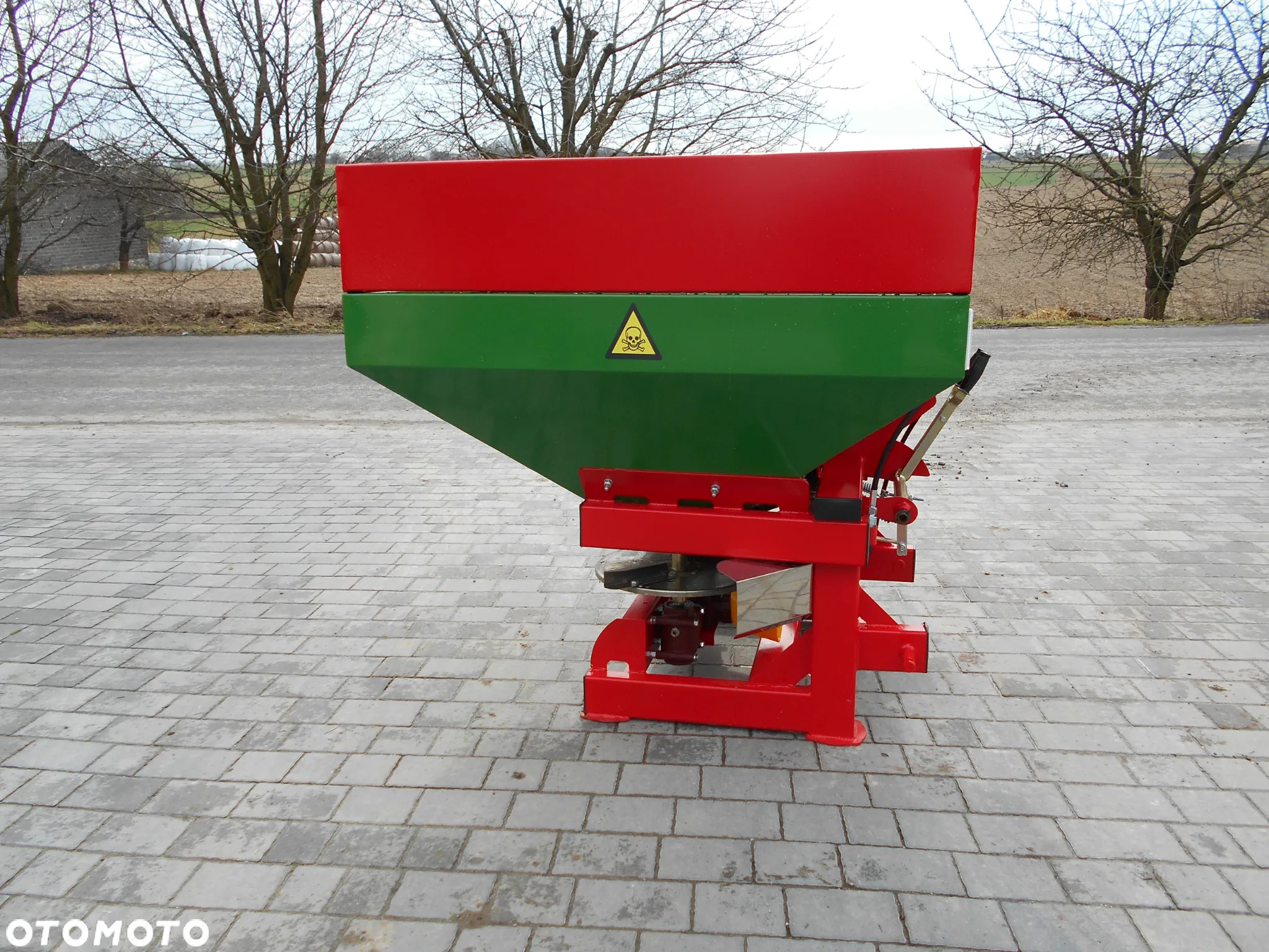 Rozsiewacz nawozów 600/800/1000/1200l SIEWKA/siewnik nawozów JANPOL malowany/ocynk OD RĘKI /przekładnia żeliwna - 2