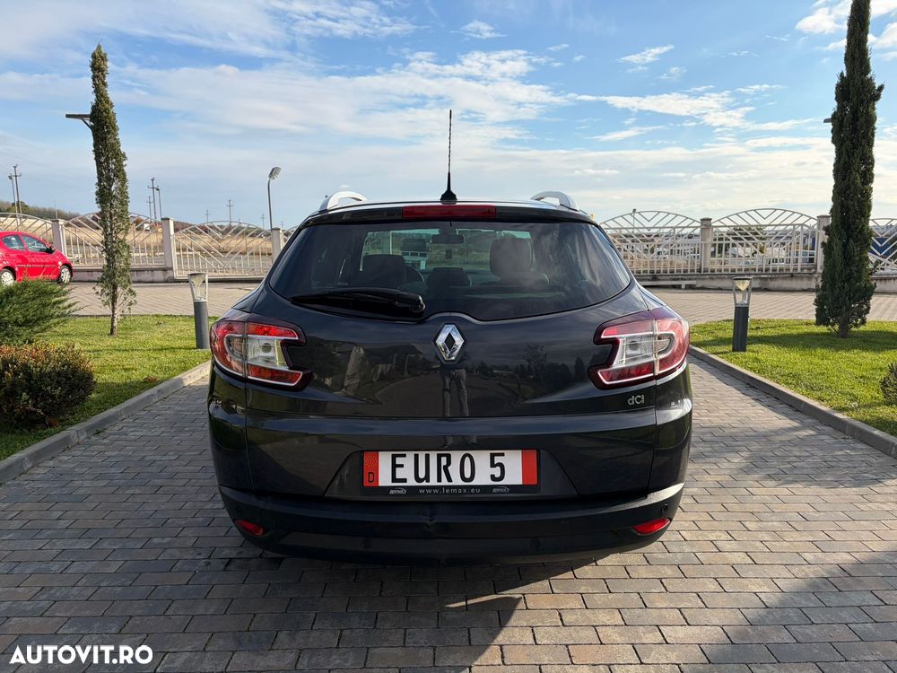 Renault Megane ver-1-5-dci-dynamique-aut- - 6