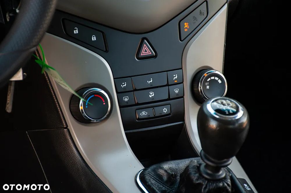 Chevrolet Cruze 1.6 - 34