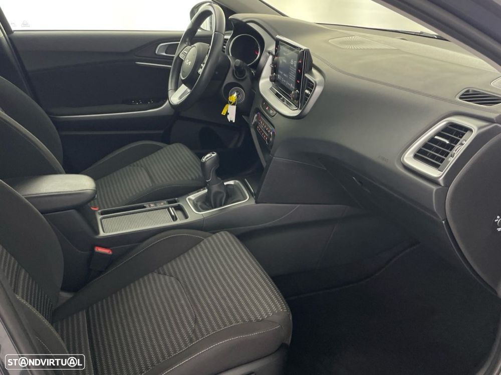 Kia XCeed 1.0 T-GDI Tech - 22