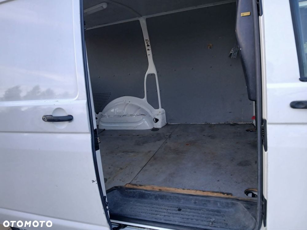 Volkswagen Transporter - 7