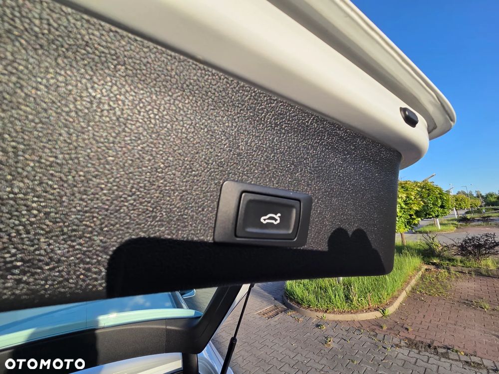 Audi A4 Avant 2.0 TDI DPF clean diesel quattro S tronic S line Sportpaket - 28