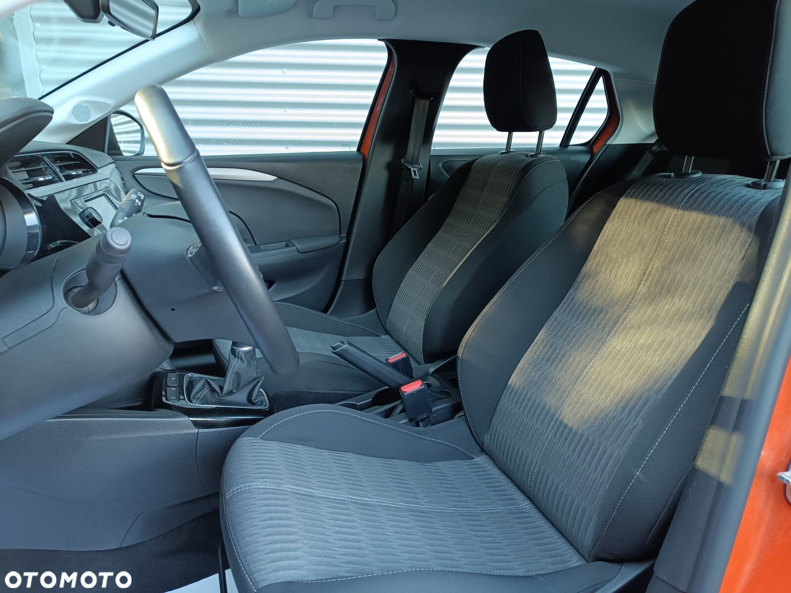 Opel Corsa 1.2 Business S&S - 9