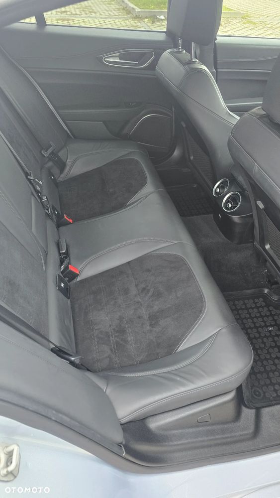 Alfa Romeo Giulia 2.0 Turbo Veloce TI Q4 - 33