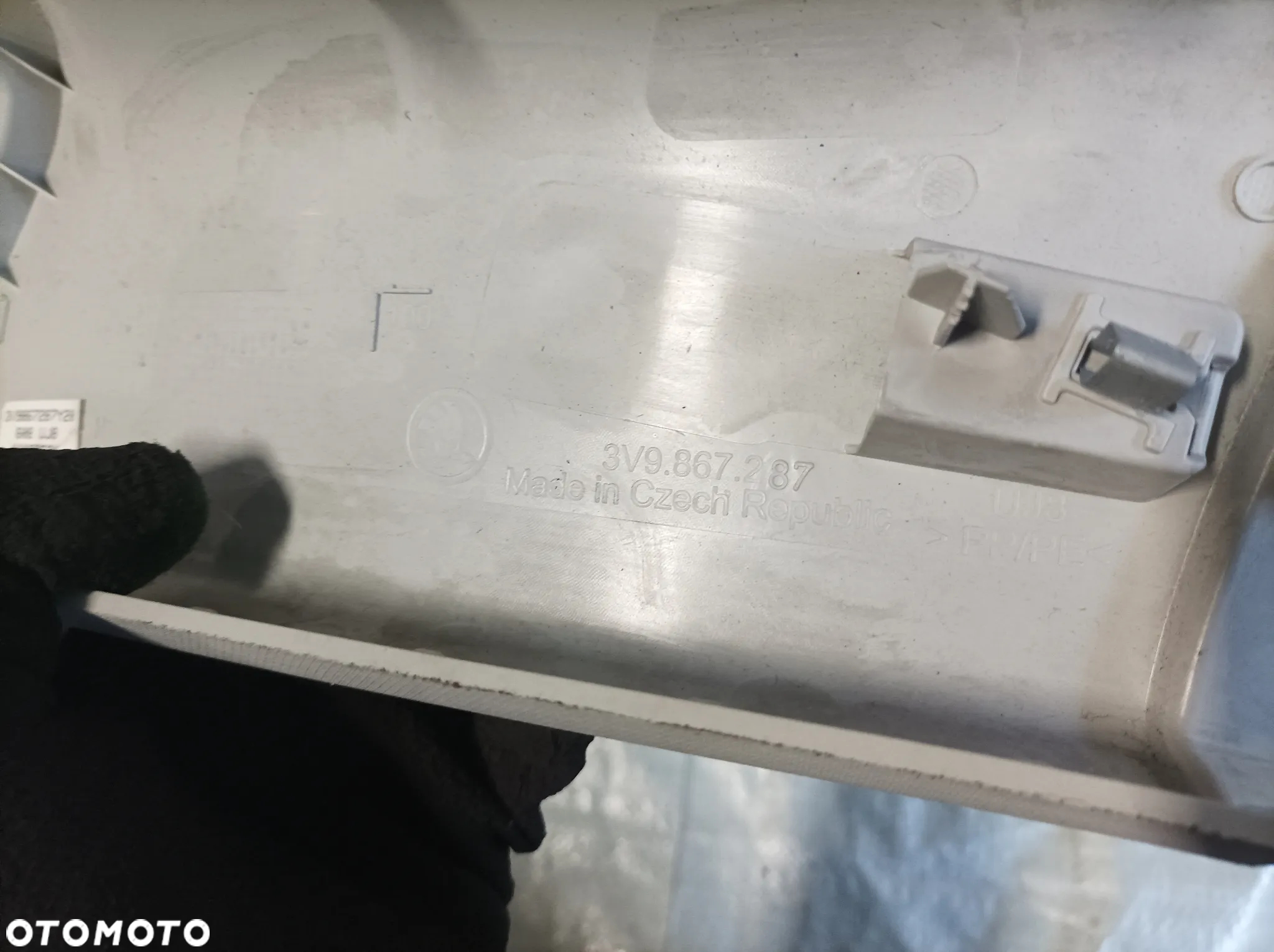 Skoda SuperB III Kombi osłona słupka prawa lewa 3v9867288 3v9867287 - 6