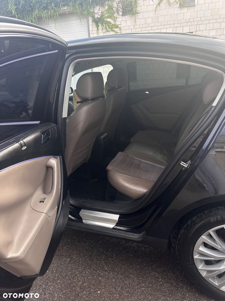Volkswagen Passat 2.0 TDI DPF Comfortline - 15