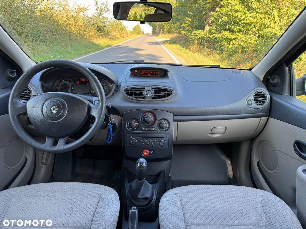 Renault Clio 1.2 16V Alize - 17