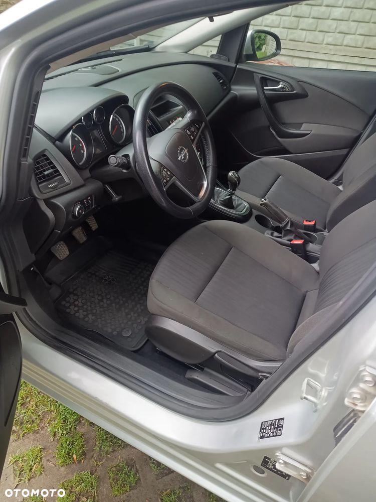 Opel Astra 1.4 T Essentia - 9